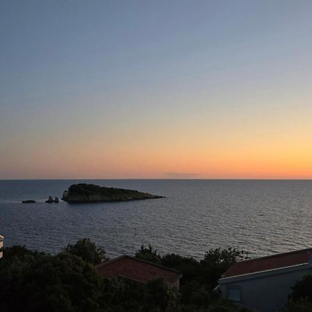 Villa Miki Утеха Екстериор снимка