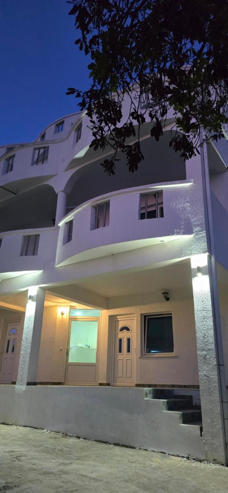 Villa Miki Утеха Екстериор снимка